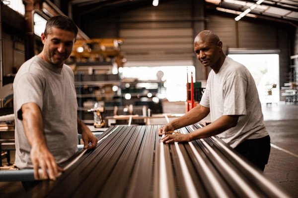 Quels types de hauts structurés conviennent le mieux pour des rendez-vous d'affaires importants ?